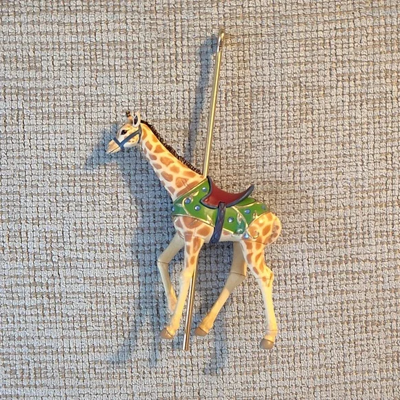 Proud giraffe 2005 carousel Ride rare find - Picture 3 of 5